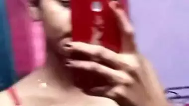 Super Indian maal playing with her nipple viral MMS