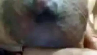 Dirty-minded aunty brags about big Desi nipples in close-up video