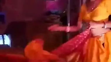 Indian nude village bhabhi saree draping MMS