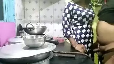 Mauritian Indian Girl Get Fucked In Kitchen