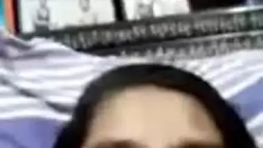 Bearded XXX buddy calls the married woman who shows him chest