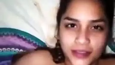 Chubby desi girl fucks patiently in desi mms porn