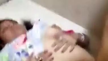 Fat Indian aunty fucked hard by house owner viral MMS