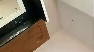 Mature mom boobs show caught by incest son viral clip