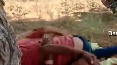 Desi village aunty caught fucking in khet