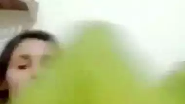 Sexy girl says sorry to her lover by sending her nude MMS