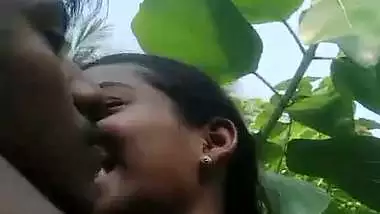 South Indian couple’s outdoor sex MMS from the bush