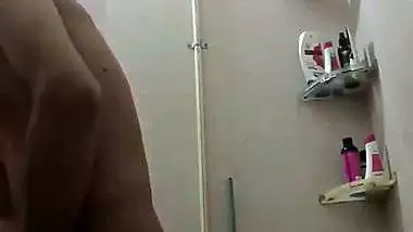 Desi couple fucking xxx in bathroom under shower