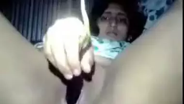 Horny Desi girl dildoing her chubby pussy with zucchini XXX