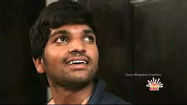 Devar seduces big boobs bhabhi in saree in bedroom!