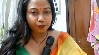 DreamGirl Youtuber live cam removing saree and blouse