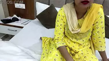 Slutty stepmom sucks my cock, I put my tongue in her pussy and I fuck her real hard! In hindi audio