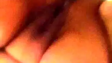 Milk tanker girlfriend nude show in bathroom