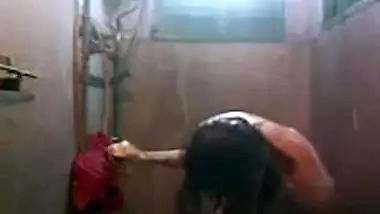 indian latest Bangla Beauty Aunty Captured Her Bath Video for Lover - SlutLoad ™