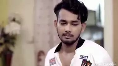 Lover sucks GF’s boobs before his friends in Indian adult series