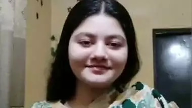 Cute bhabhi on Chamet topless video call FSI sex