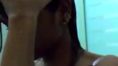 desi girl bathing