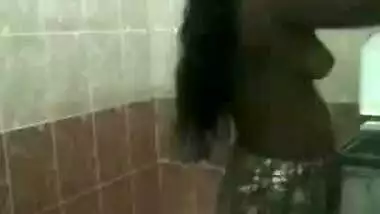 Desi babe selfie bath video 2