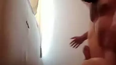 Man bangs his chubby Bhabhi’s chut in Hindi xxx MMS