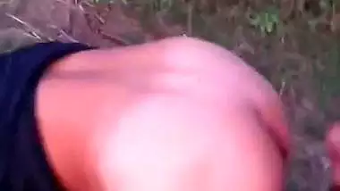 Horny young couple’s kinky outdoor sex under the open sky