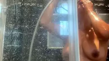 Tamil actress Lavanya shower bath latest app video