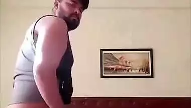 Slim Mumbai girl in doggy fucking with boyfriend