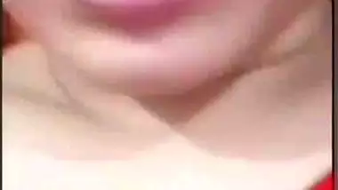 Sexy bhabhi nude breasts showing on video call