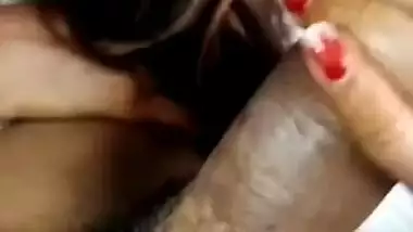 Sexy Bhabhi sucking big dick on cam