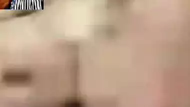 Chubby wife fingering pussy with viral video call chat